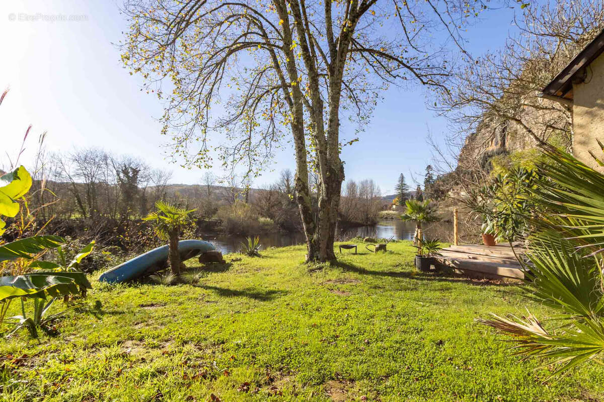 Maison à LA ROQUE-GAGEAC