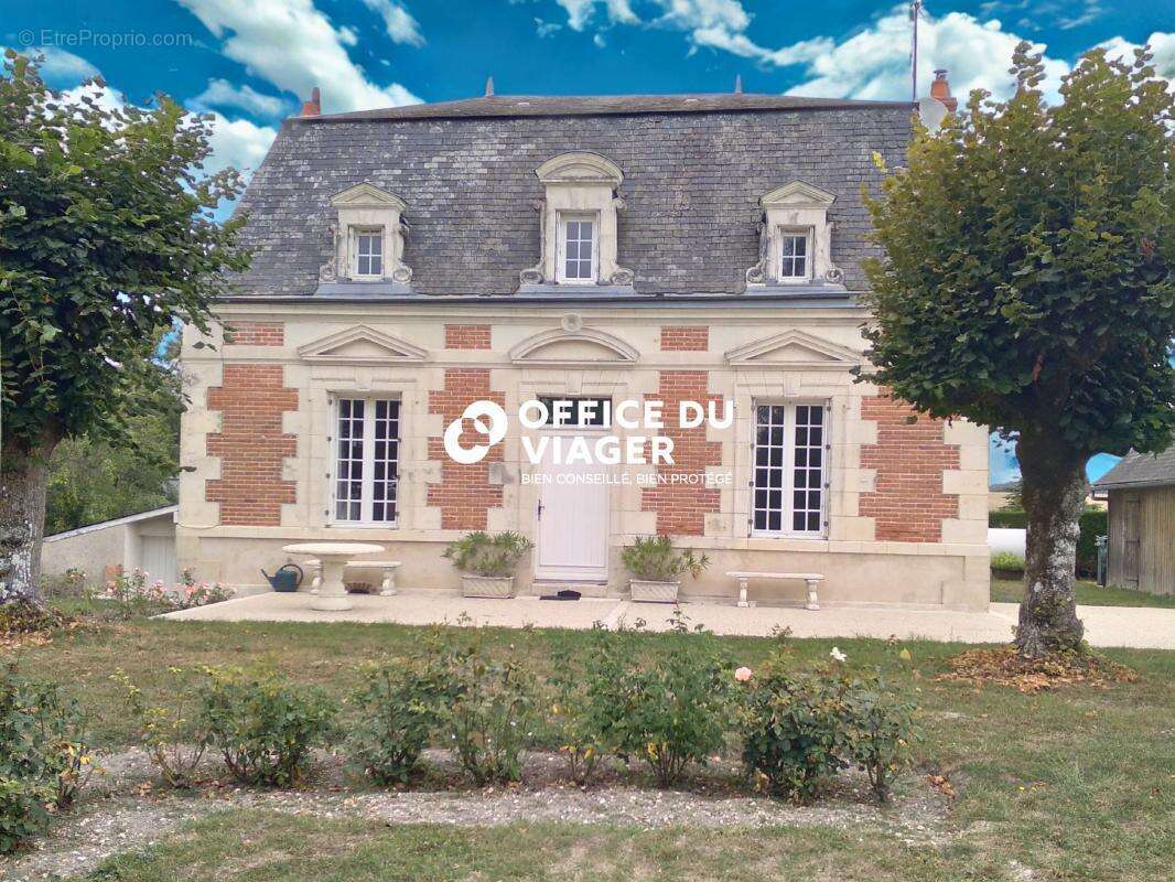 Maison à CERE-LA-RONDE