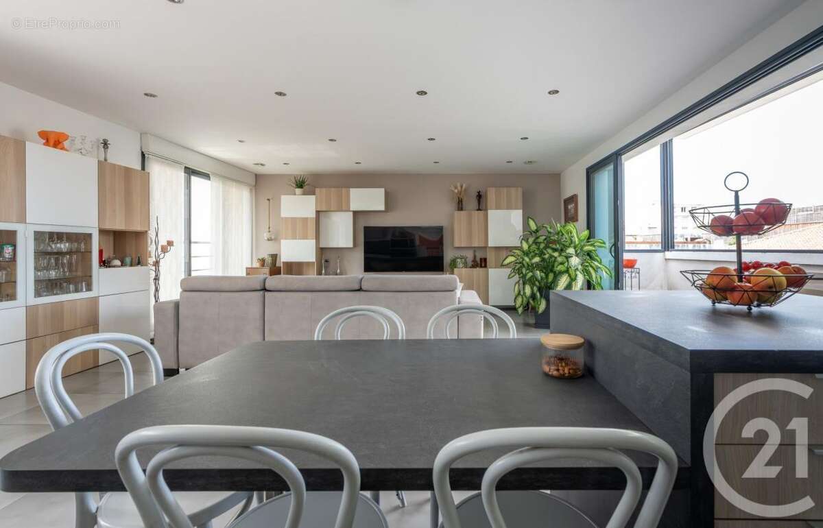 Appartement à FONTENAY-SOUS-BOIS