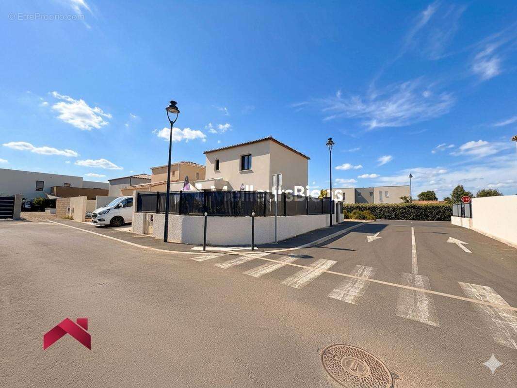  Coup de cœur - POMEROLS - Maison contemporaine T4 + Studio indépendant - photo 2