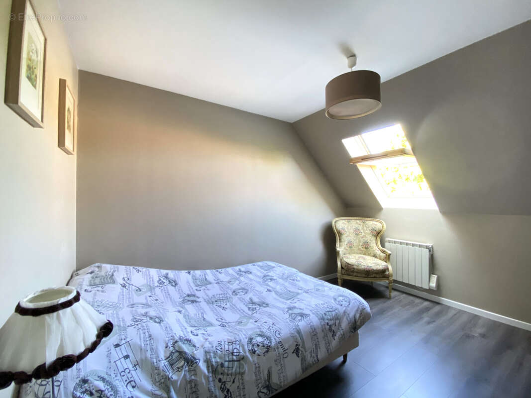 Maison à CHENNEVIERES-SUR-MARNE