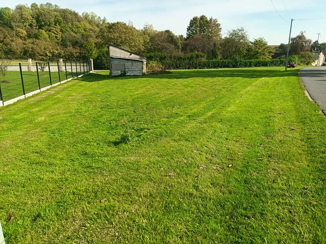 Terrain à CHAUMONT-PORCIEN