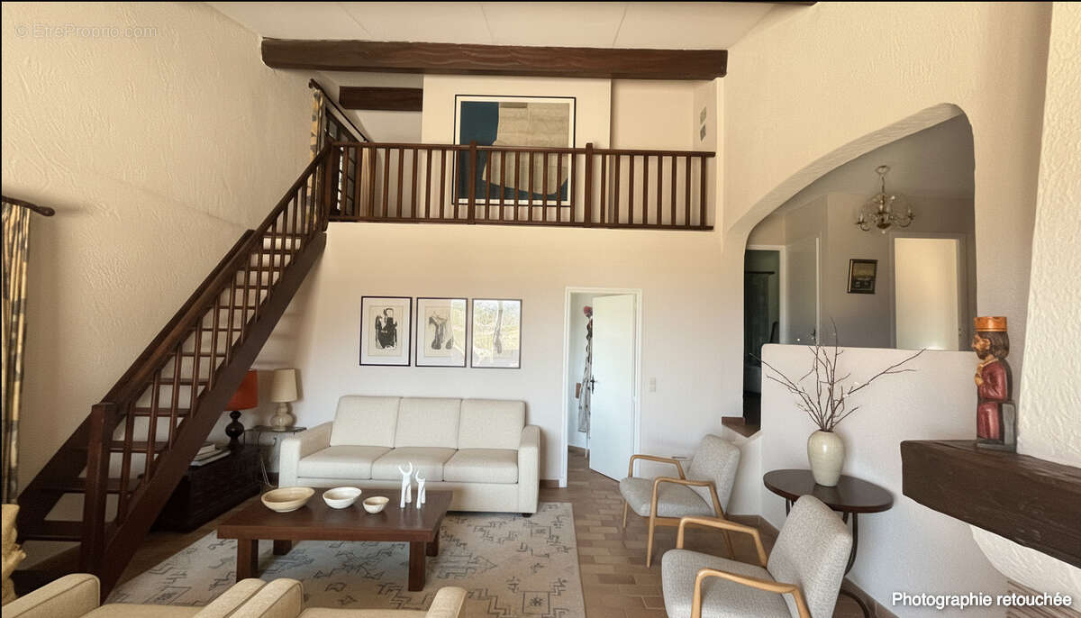 Maison à ROQUEBRUNE-SUR-ARGENS