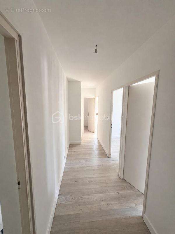 Appartement T4/5 rénové avec garage et cave – Résidence fermée - photo 6