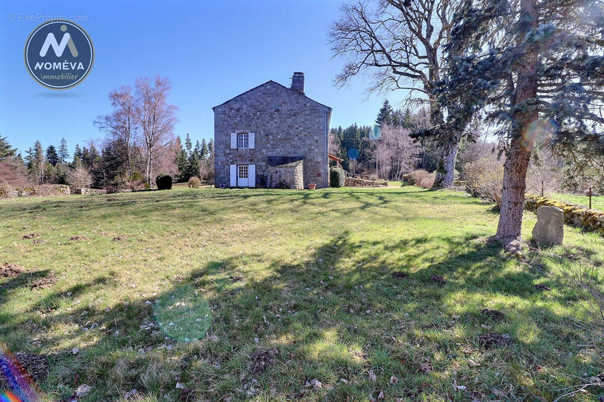 Maison à CHENEREILLES