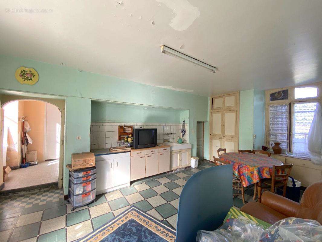 Maison à VILLEBOIS-LAVALETTE