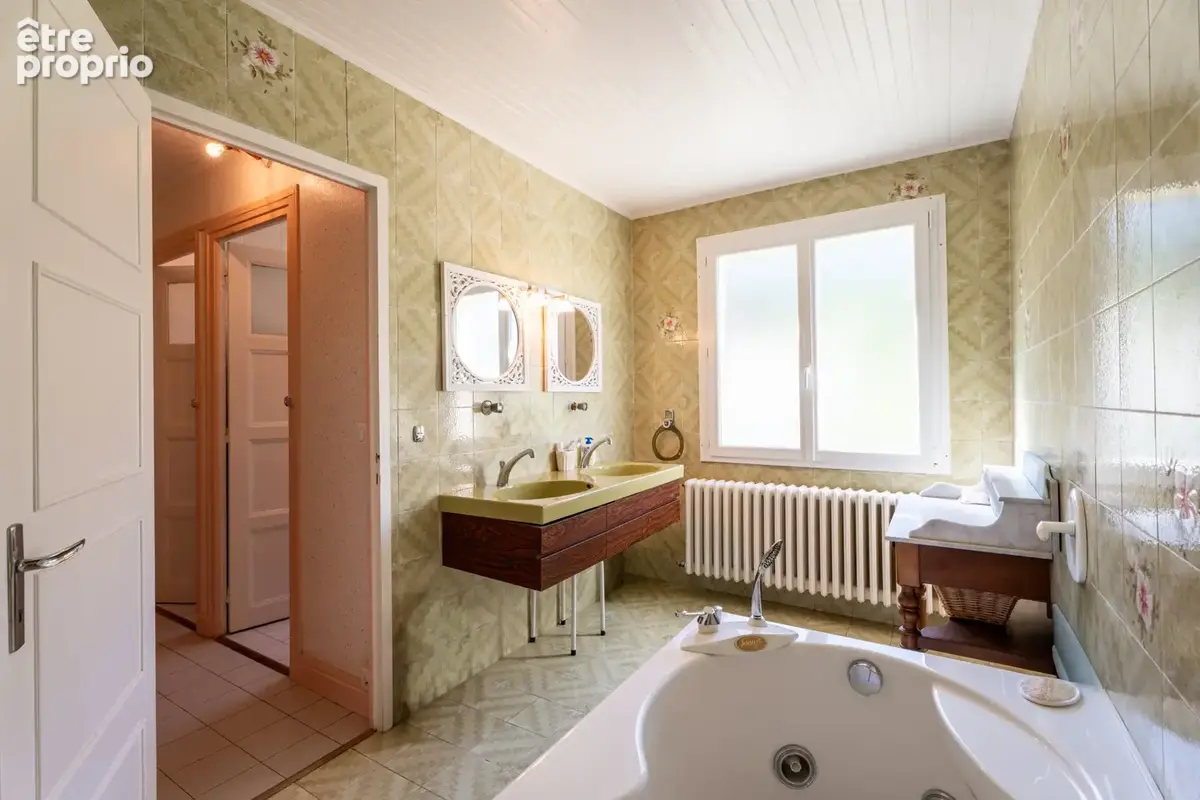 Le Noyer - Ferme rénovée de caractère - potentiel de 336m2 habitable - 2.630m2 de terrain plat - photo 16