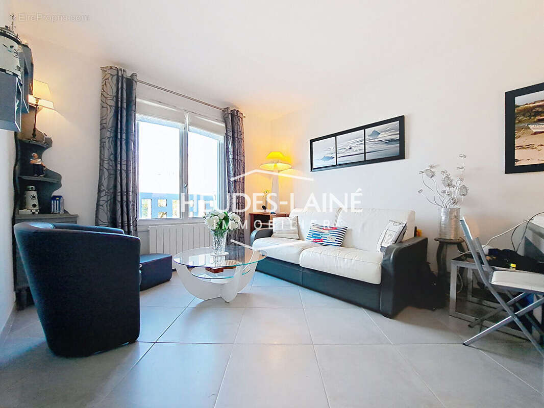 Appartement à DONVILLE-LES-BAINS