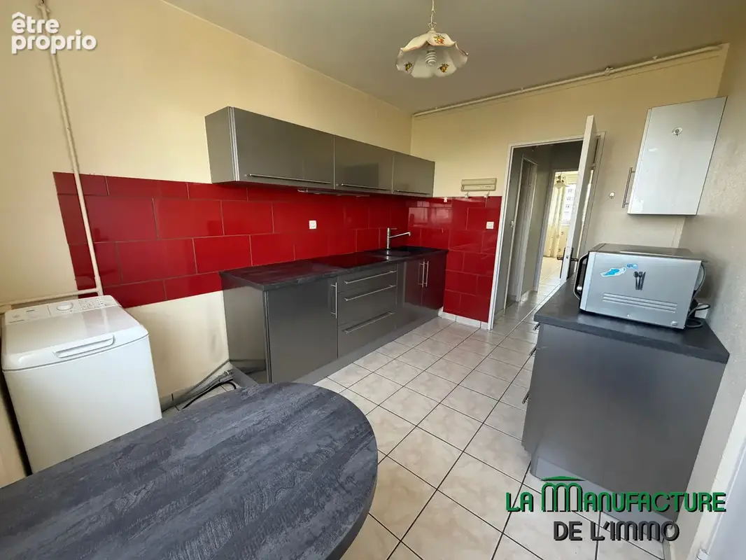 Appartement F3 - 69,37M2 - Cave - Saint-Etienne Secteur La Metare. - photo 5