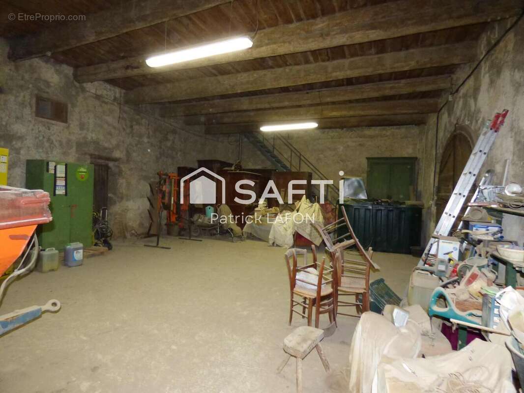 Photo 3 - Parking à SAINT-ANDRE-DE-SANGONIS