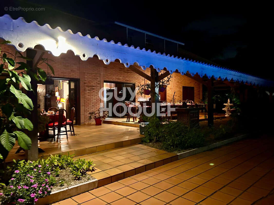 Maison à REMIRE-MONTJOLY