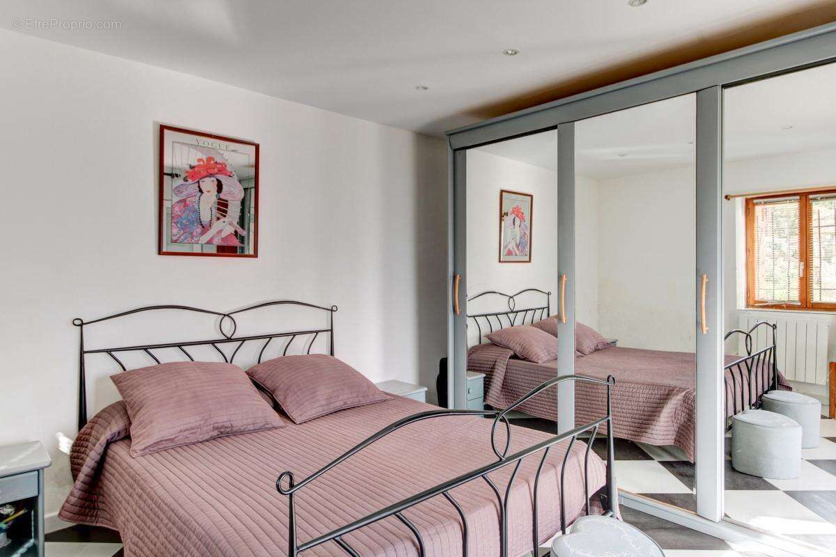 Appartement à EZE