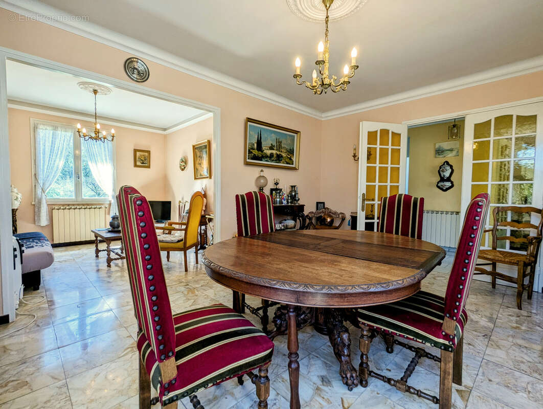 Maison à LA TOUR-SUR-ORB