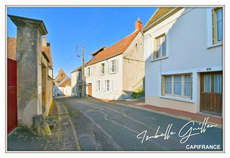 Maison à LE CHATELET