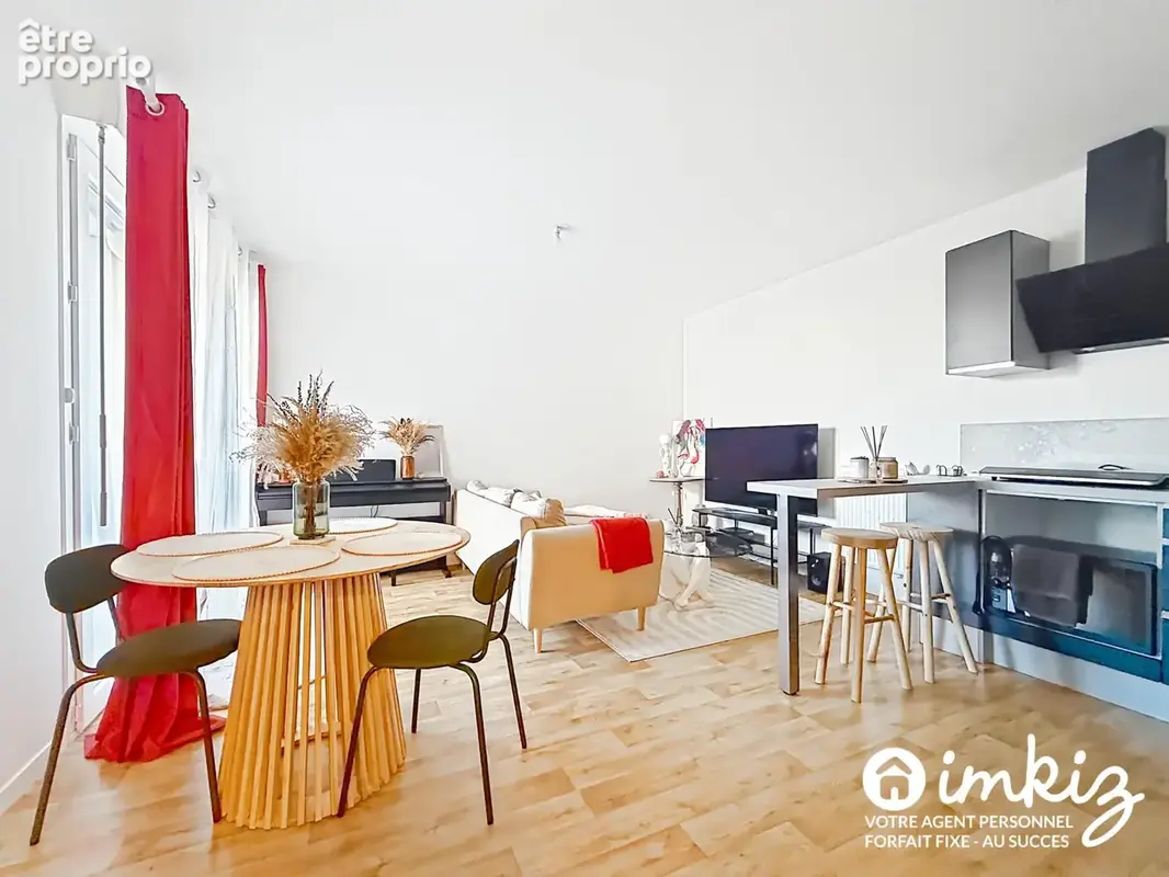 Grand studio / T2, balcon et parking privé - photo 3