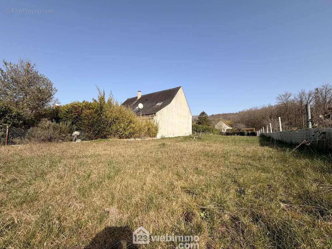 A découvrir rapidement !!! Contactez nous ! - Terrain à BRUYERES-ET-MONTBERAULT