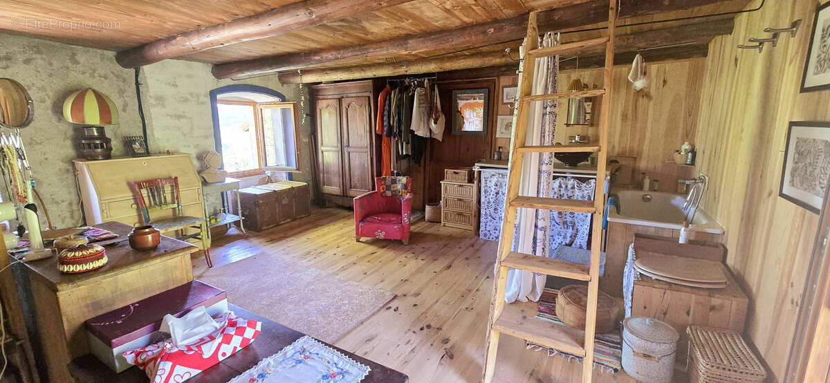 Maison à SAINT-FRONT