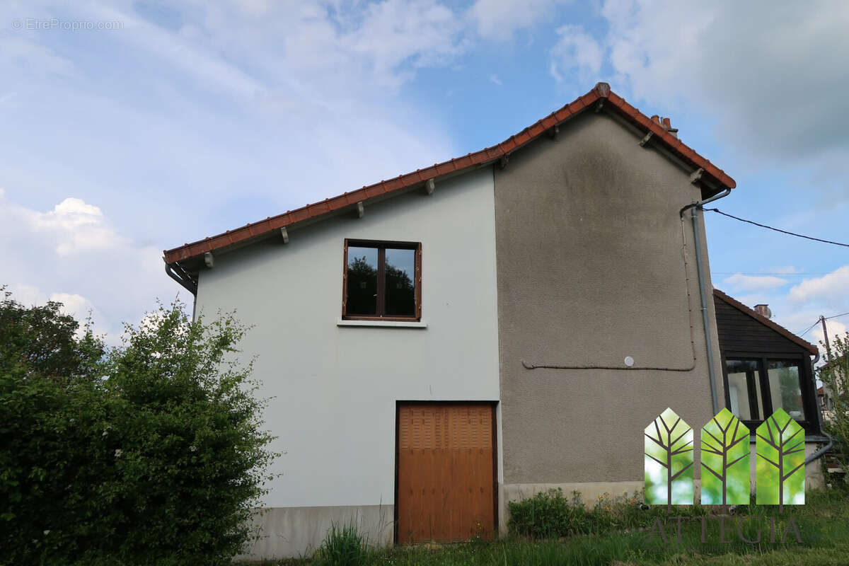 Maison 100 m² à Moutier-Malcard  - photo 9
