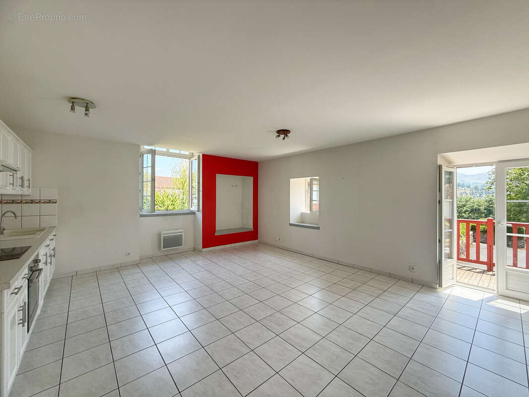 Appartement T3 avec balcon et place de parking - photo 5