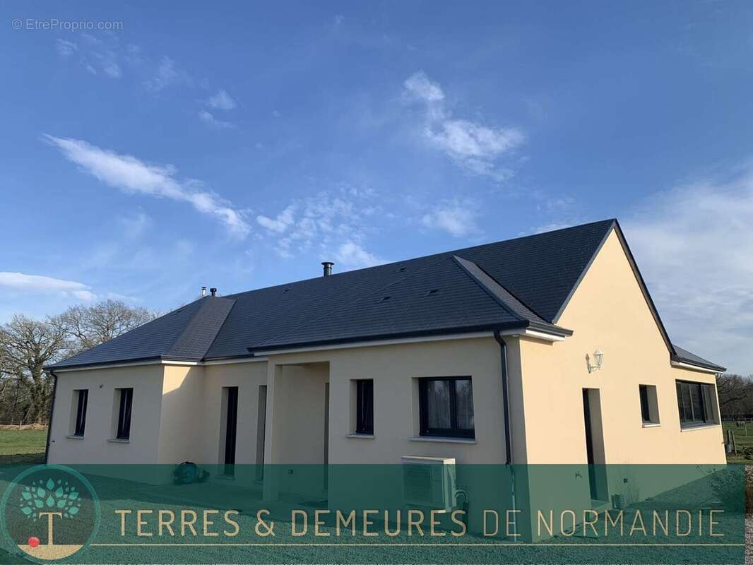Maison à MORTREE