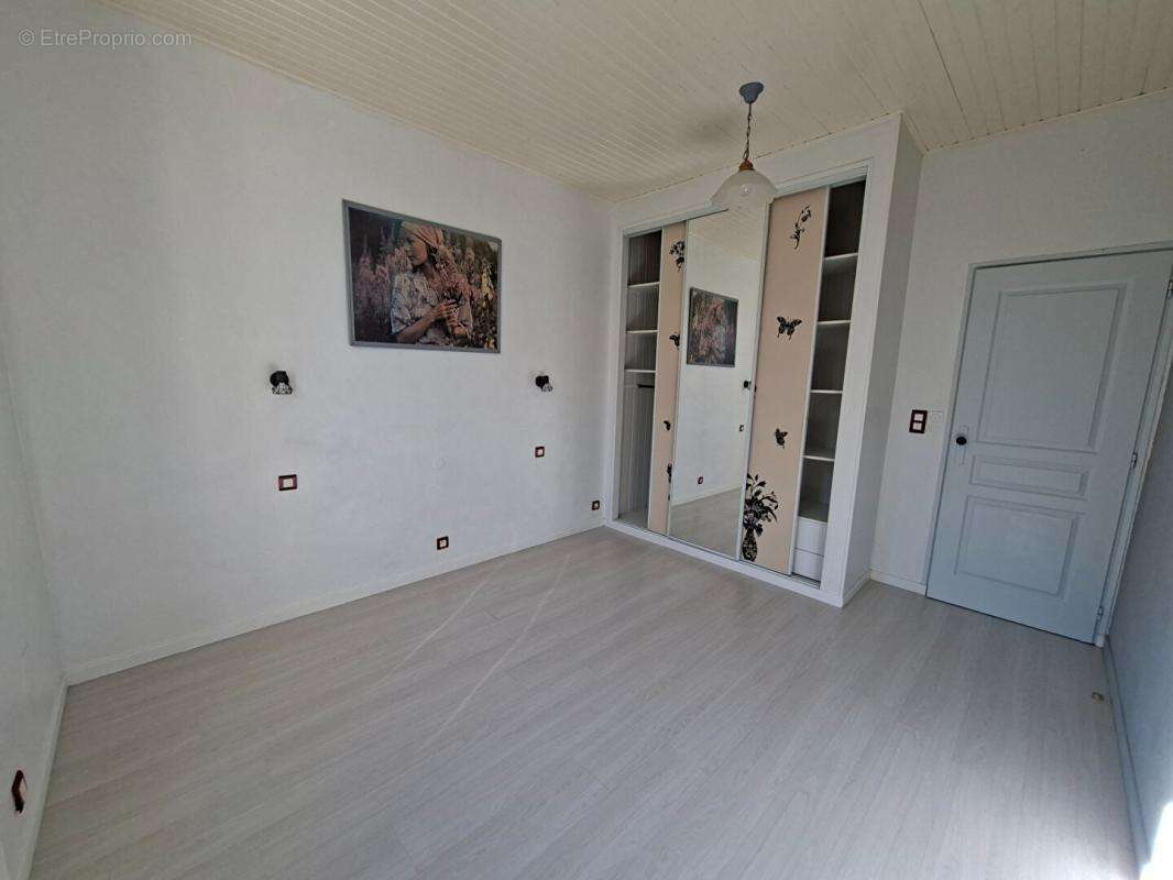 Jolie petite Maison  en pierre Saint-Estèphe 5 pièce(s) 80 m2 - photo 3