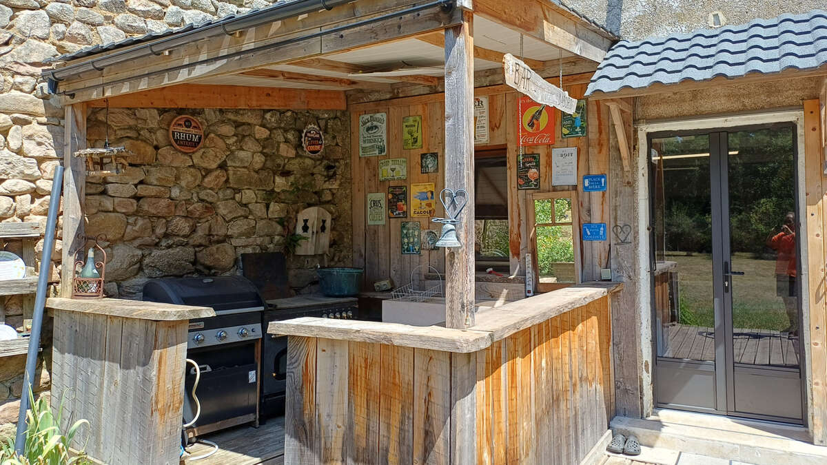 Ensemble immobilier avec dépendances, piscine et lac - photo 10