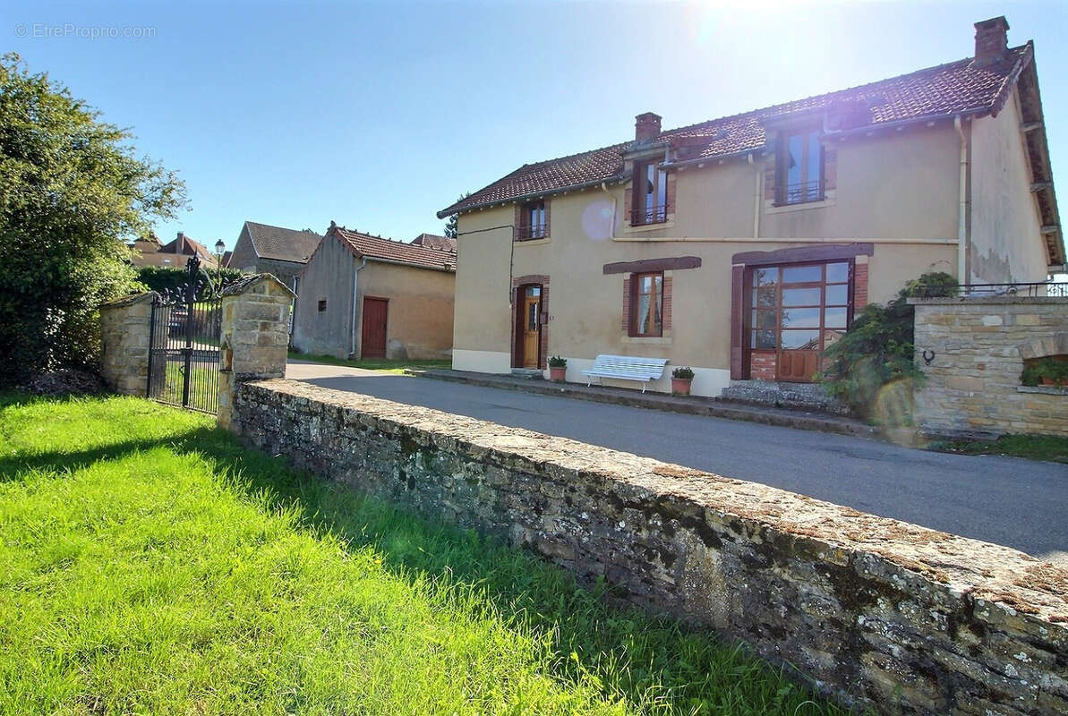 ST MARTIN DU TARTRE , maison avec dépendances, jardin et vue dégagée - photo 5