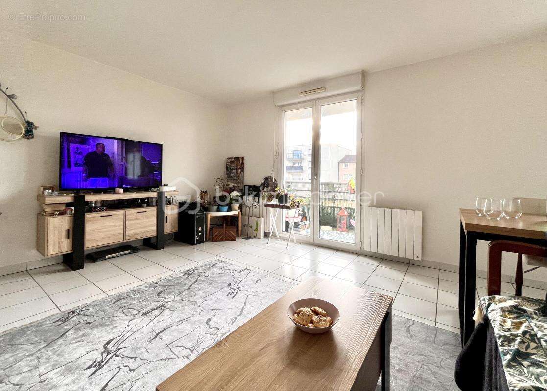 Appartement à DECINES-CHARPIEU