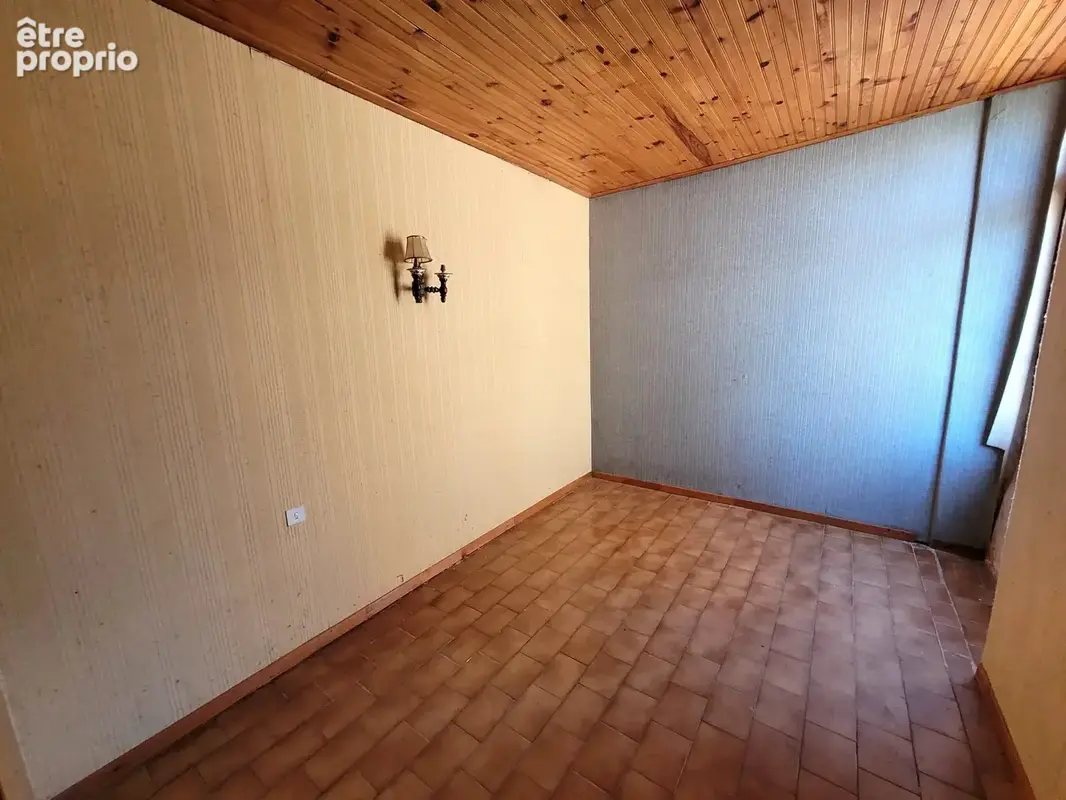 Maison à rénover - 2 appartements - 179.5 m² - photo 8