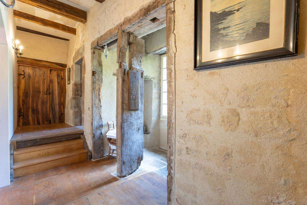 Maison à MARCILLAC-VALLON