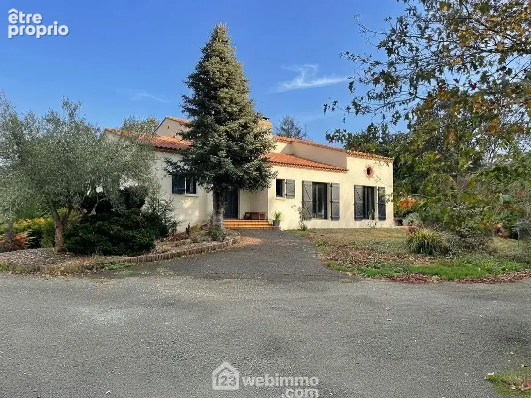 Maison à SAINT-AVAUGOURD-DES-LANDES