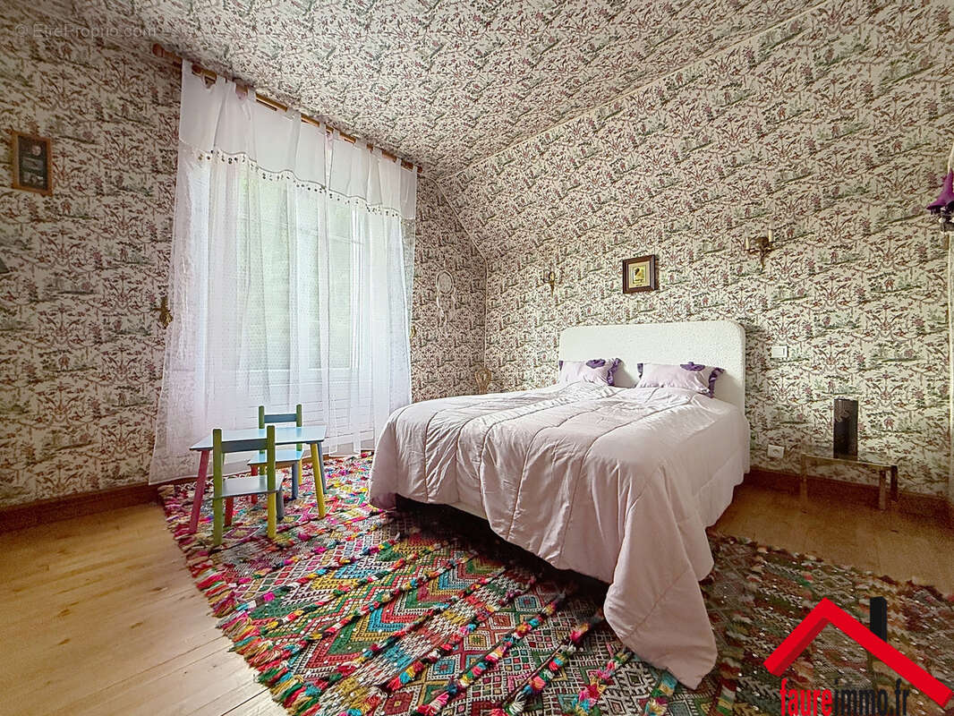 Maison à OBJAT