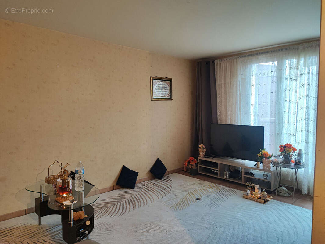 Appartement à SAINT-JEAN-DE-BRAYE