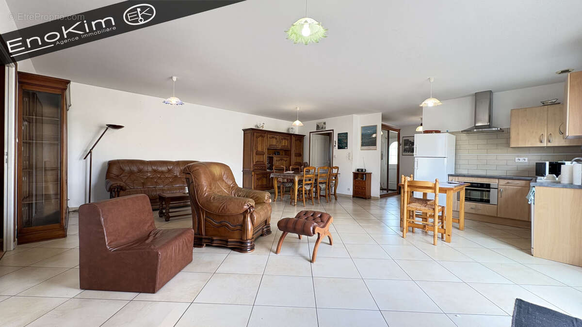 Maison 118m2 à Avrille sur une parcelle de 481m2 - photo 3