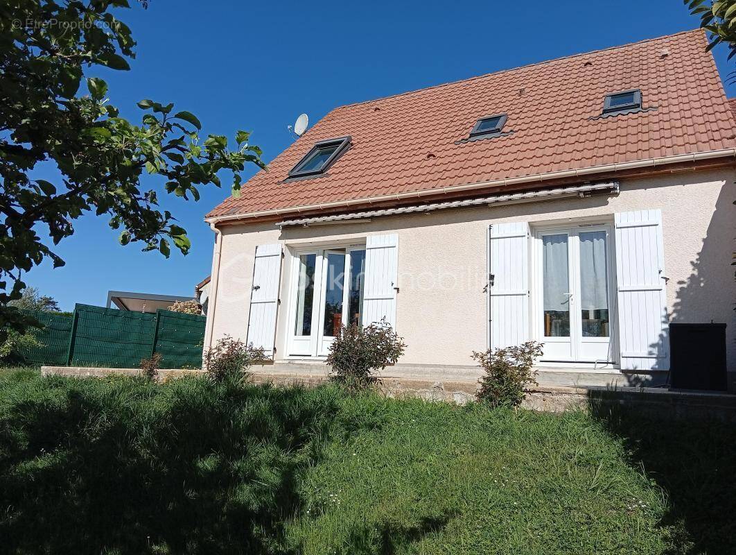 Maison à SAINT-DOULCHARD