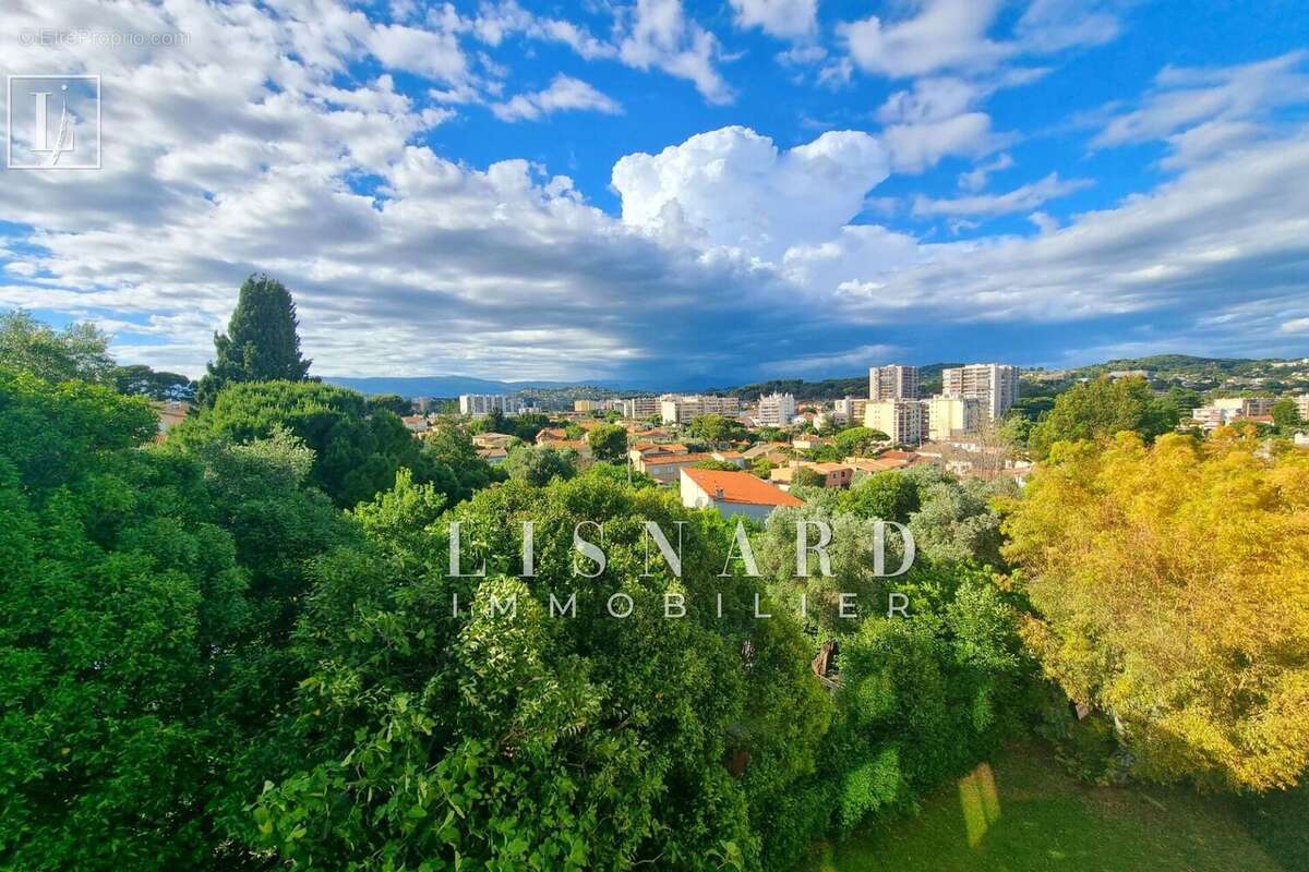 Appartement à LE CANNET