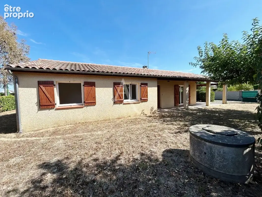 Maison 4 pièce(s) plus bureau, de plain pied et avec garage. - photo 2