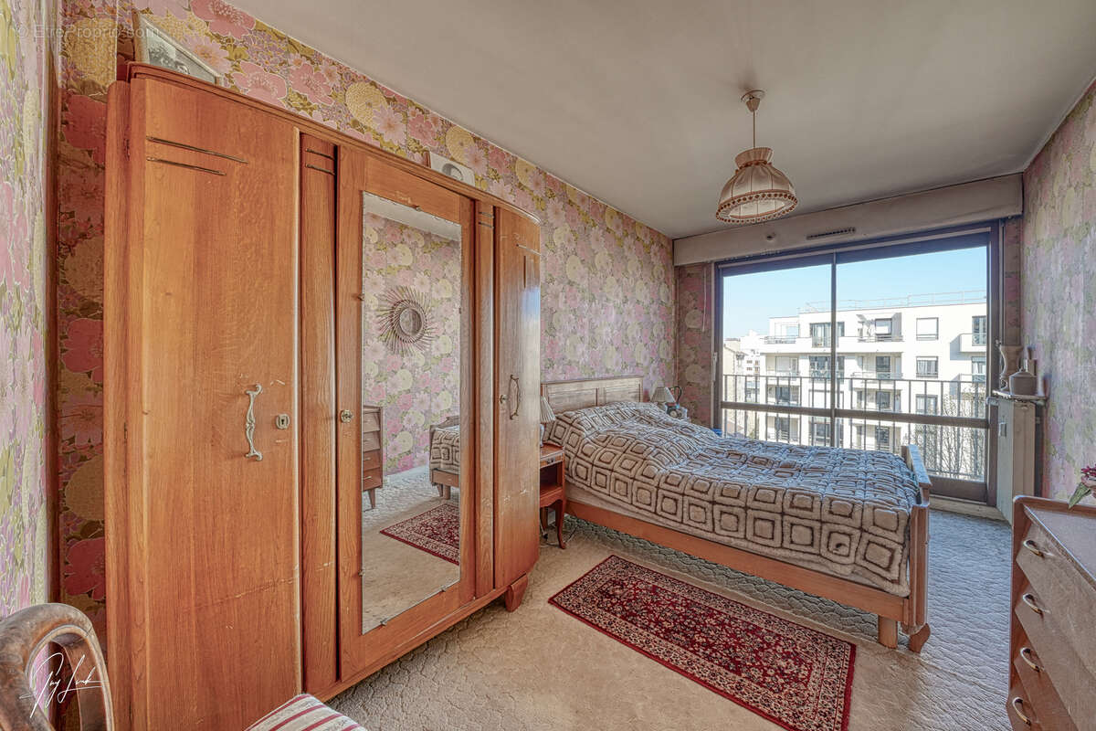 Appartement à COURBEVOIE