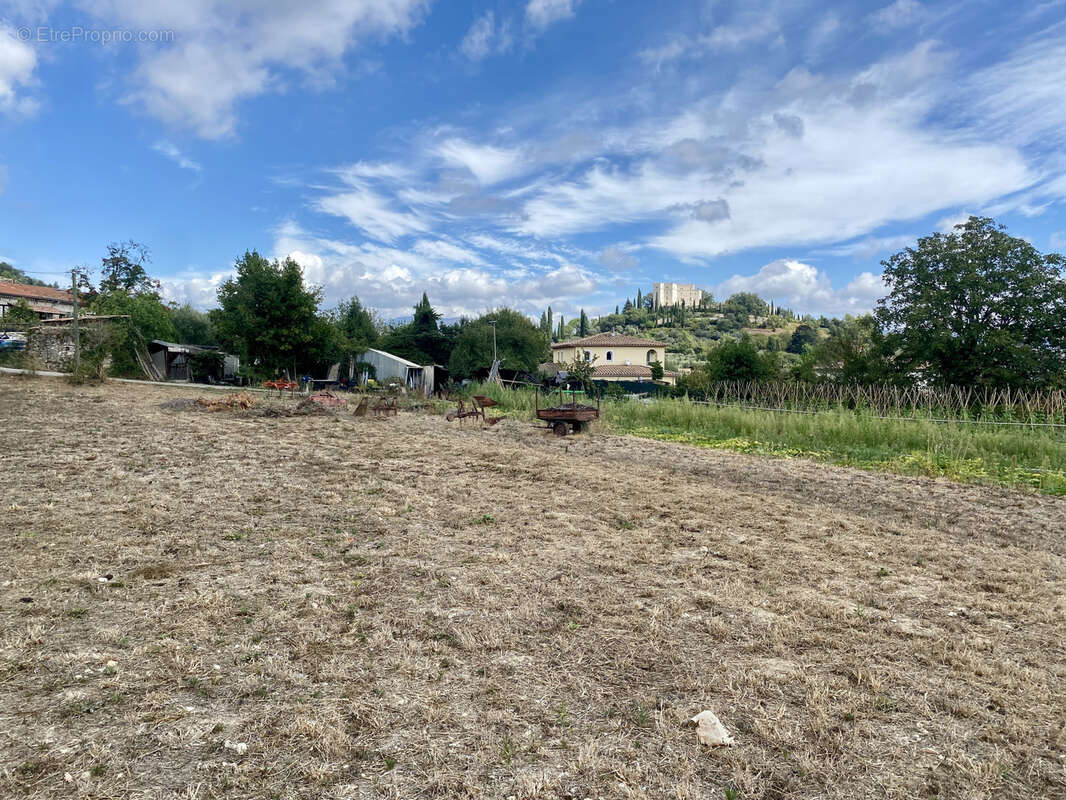 Terrain à SAINT-JEANNET