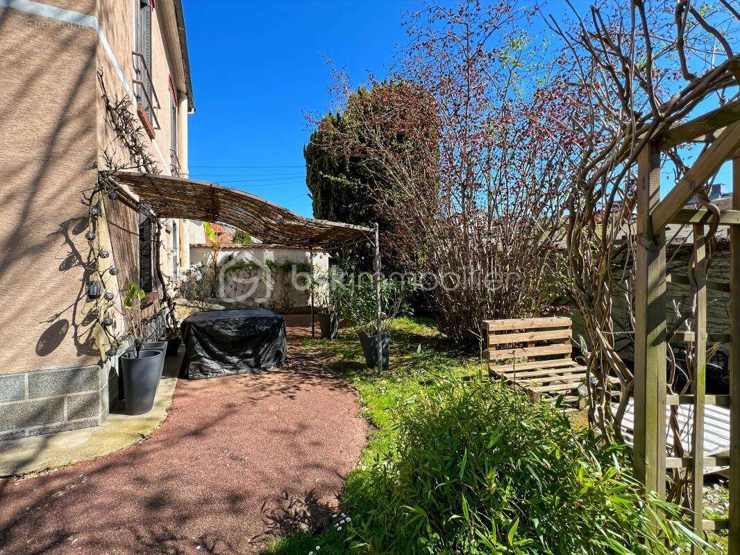 Maison à LIMEIL-BREVANNES