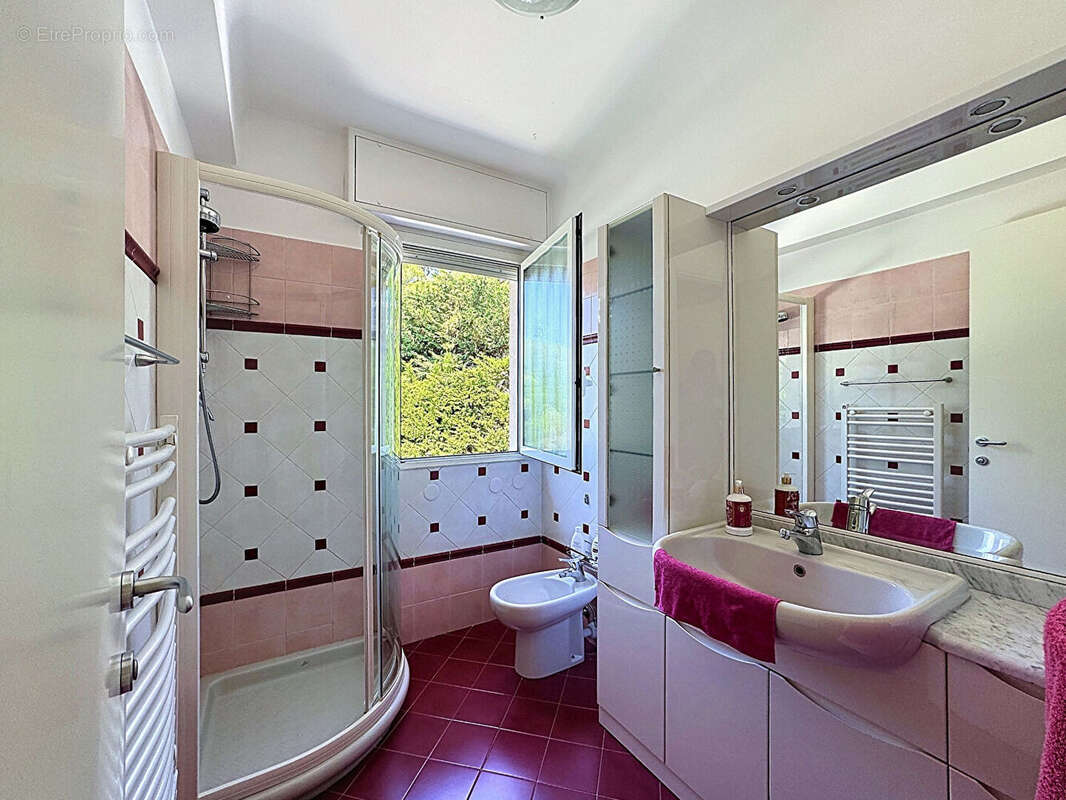 Appartement à ROQUEBRUNE-CAP-MARTIN