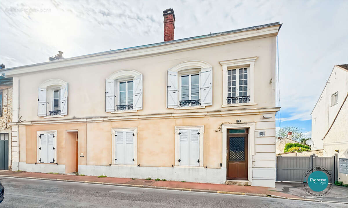 Appartement à MENNECY