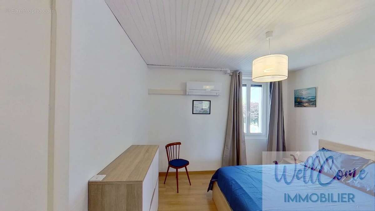 Aix Les Bains logement 5 pièces triplex avec 2 places de parking privatives et un jardinet privatif - photo 5