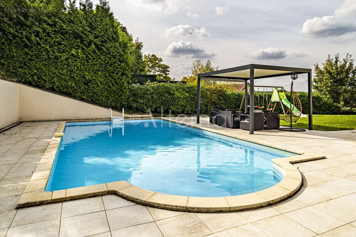 Maison à MEZY-SUR-SEINE