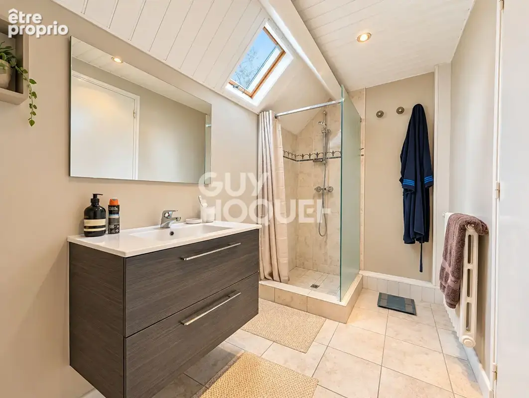 Ecole Valentin, maison 6 chambres, terrain 26 ares - photo 19