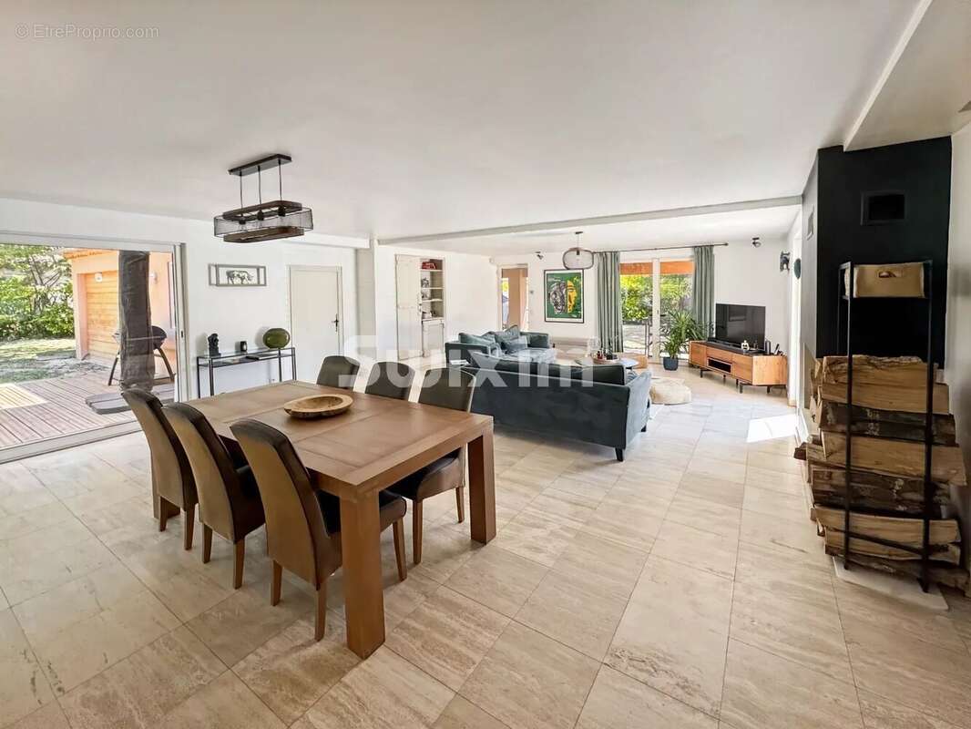 Maison à MONTBOUCHER-SUR-JABRON