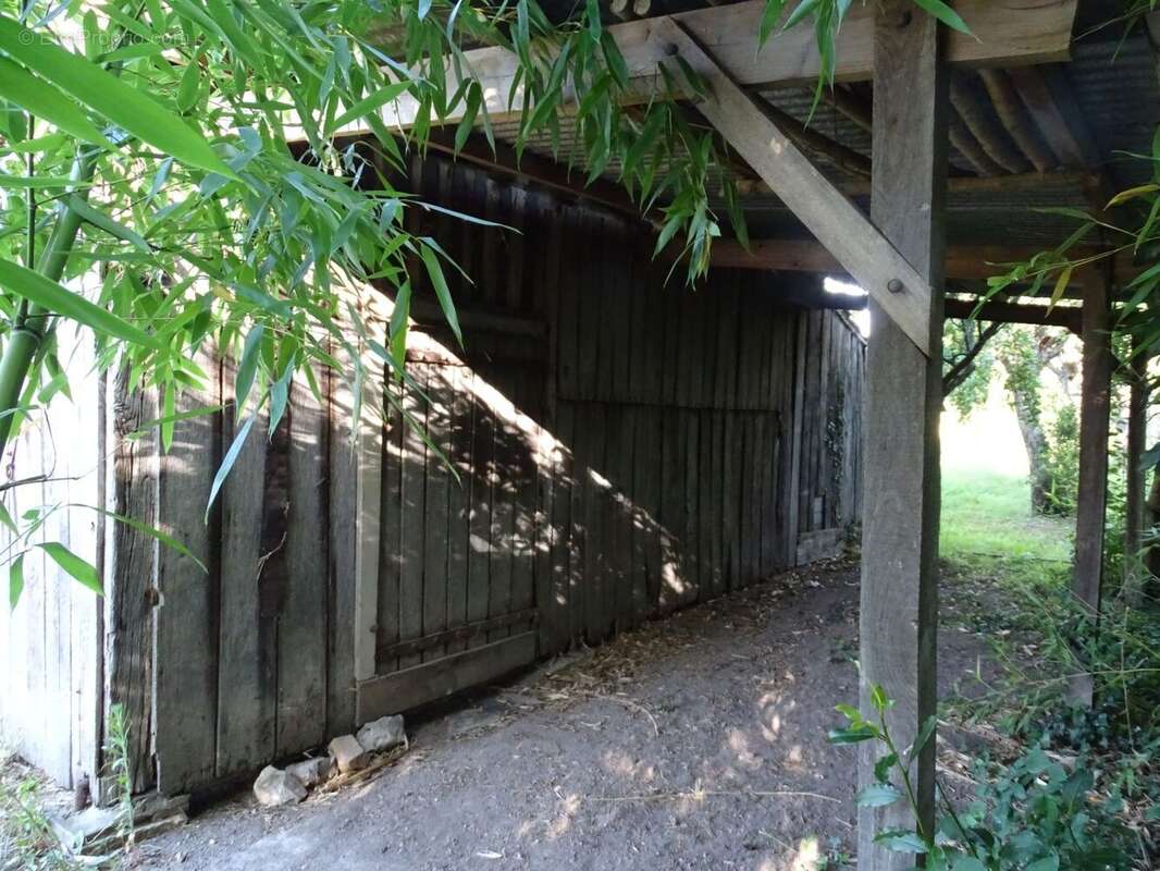 Terrain à LIGNIERES