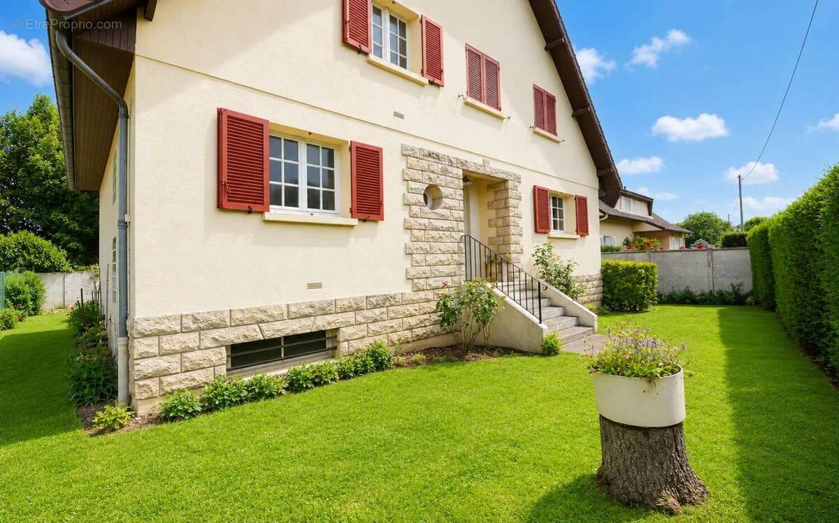 Maison à CROISSY-SUR-SEINE