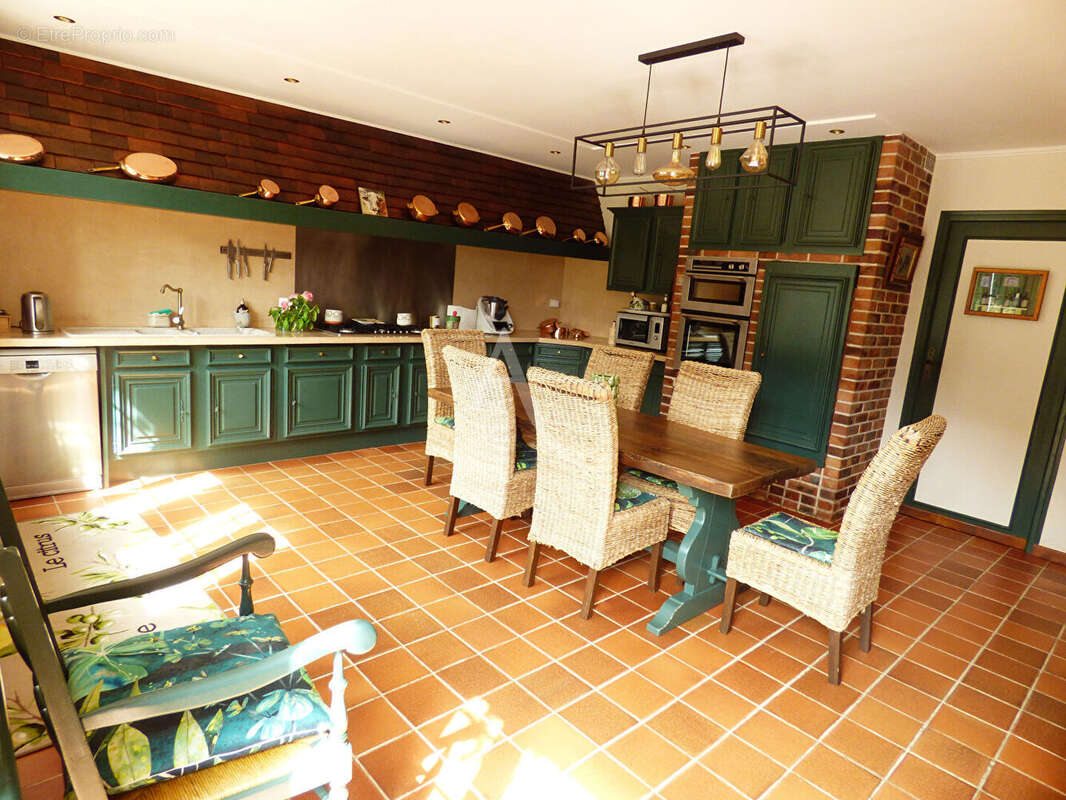 Maison à MONTBARROIS