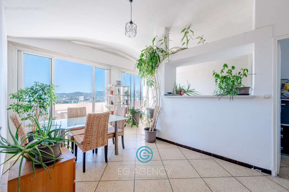 Appartement à MARSEILLE-9E